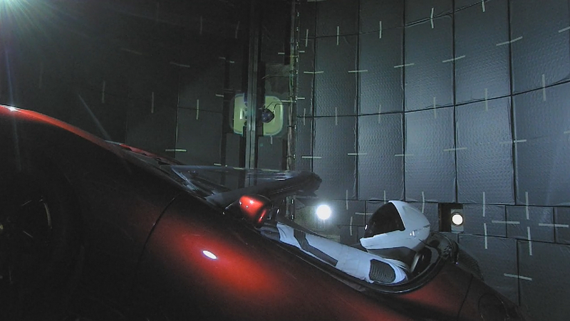 Illustration for article titled Las diez imágenes más alucinantes que nos deja el lanzamiento del Falcon Heavy